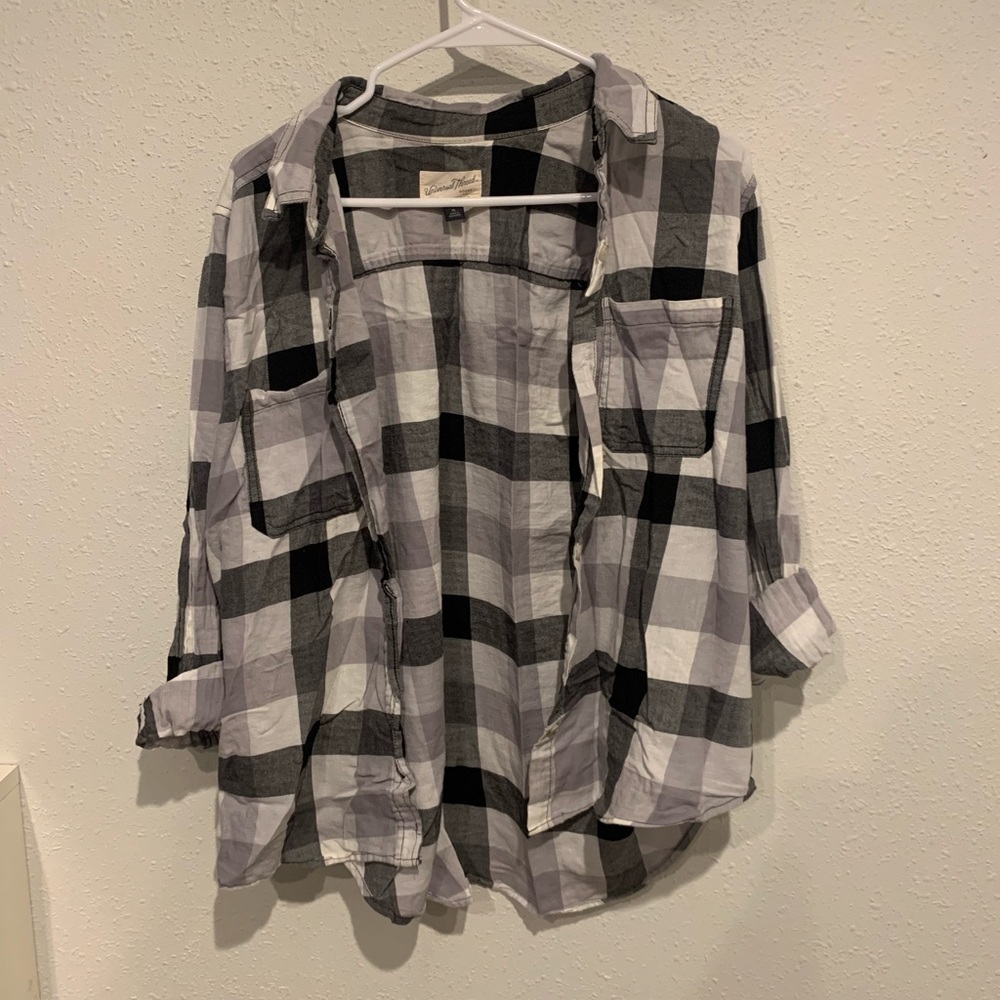 Universal Thread Black and White Button Up Shirt